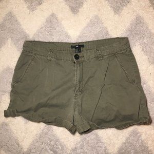 Cuffed Olive Mid-Rise Shorts